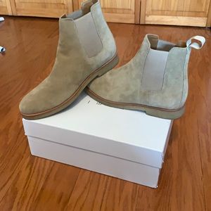 Size 11 mnml Chelsea boots
